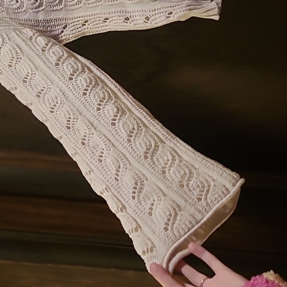 🟡🟡 American Eagle Women’s White Crop Top Sweater (size S) - Picture 2 of 7